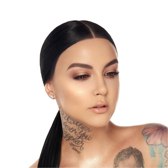 new Artist Couture ❤︎ Diamond Glow Powder ❤︎ Illuminati ❤︎ Shimmery Pearl ❤︎ - Picture 4 of 16